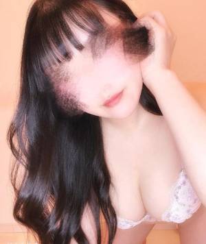 東雲ましろ 28歳