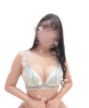 東雲ましろ 28歳