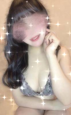 東雲ましろ 28歳