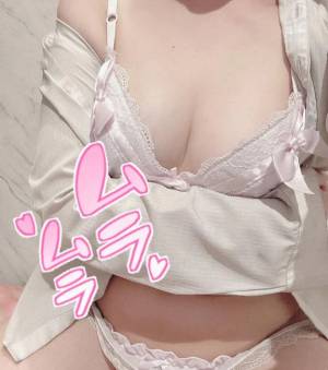 紫宮くるみ 24歳