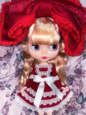 三島れいか 25歳