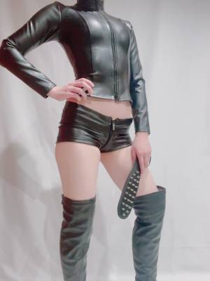 黒嶺亜貴 女王 24歳