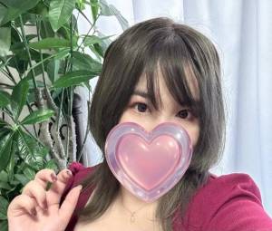 しいな 27歳