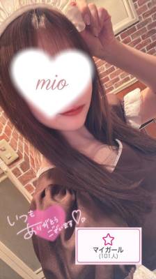 桃瀬　みお 23歳
