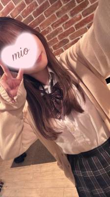 桃瀬　みお 23歳