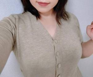 海野　あおい 27歳