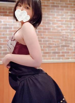 海野　あおい 27歳