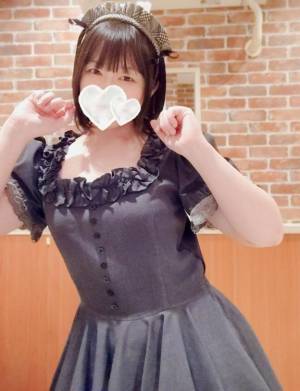 海野　あおい 27歳