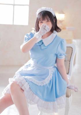 海野　あおい 27歳