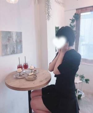 花園　かりん 24歳