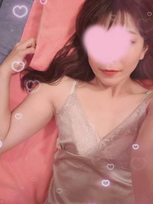 なな 18歳