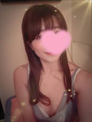 なな 18歳