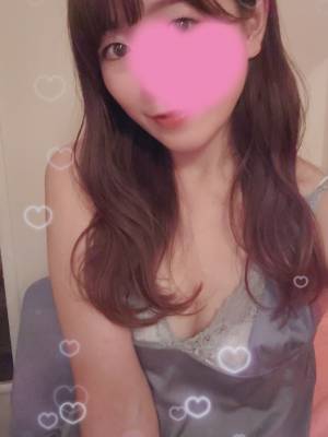 なな 18歳