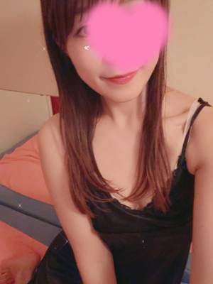 なな 18歳
