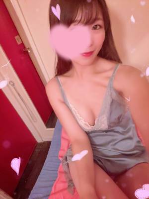 なな 18歳