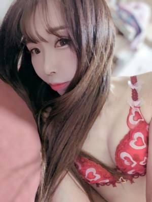 アイナ 28歳