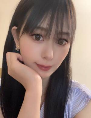 シオリ 23歳