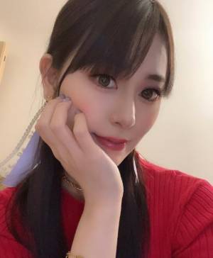 シオリ 23歳
