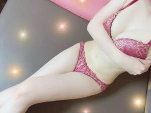 エマ 27歳