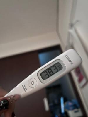 アノ 18歳