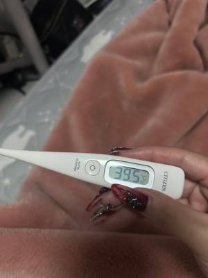 アノ 18歳