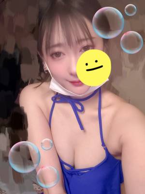 れい 23歳