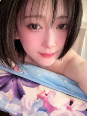 れい 23歳