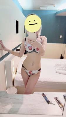れい 23歳