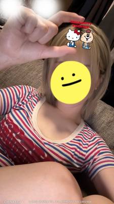 れい 23歳