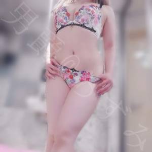 あずみ 24歳