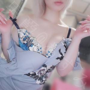 あずみ 24歳
