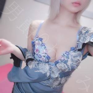あずみ 24歳