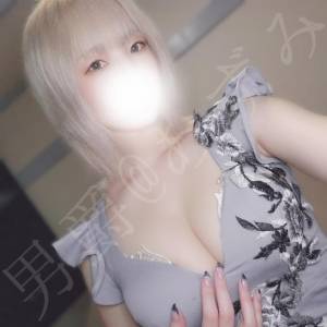 あずみ 24歳