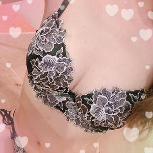 メイ 26歳