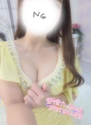 モモ 27歳