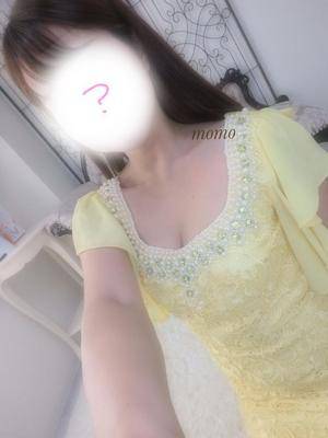 モモ 27歳