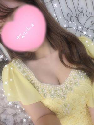 モモ 27歳