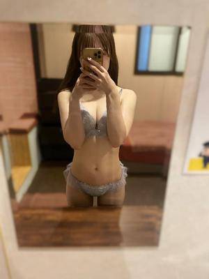 シオリ 23歳