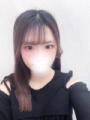 シオリ 23歳