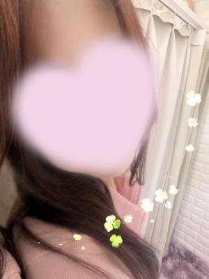 しおり 23歳