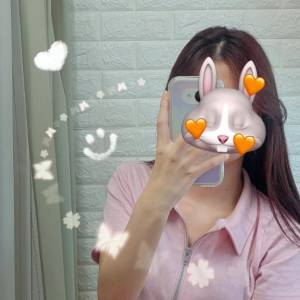 しおり 23歳