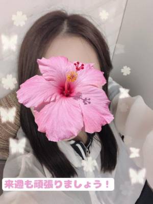 しおり 23歳