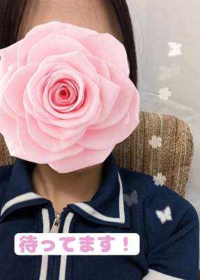 しおり 23歳